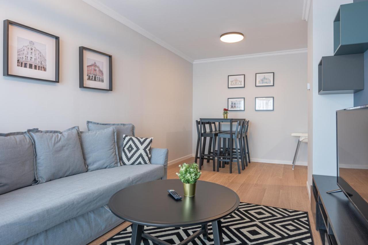 Lilla Flats Apartamento Oradea Exterior foto